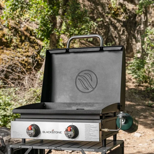 Parrilla portátil de acero Inoxidable, 22" con 2 quemadores de gas propano  -Blackstone